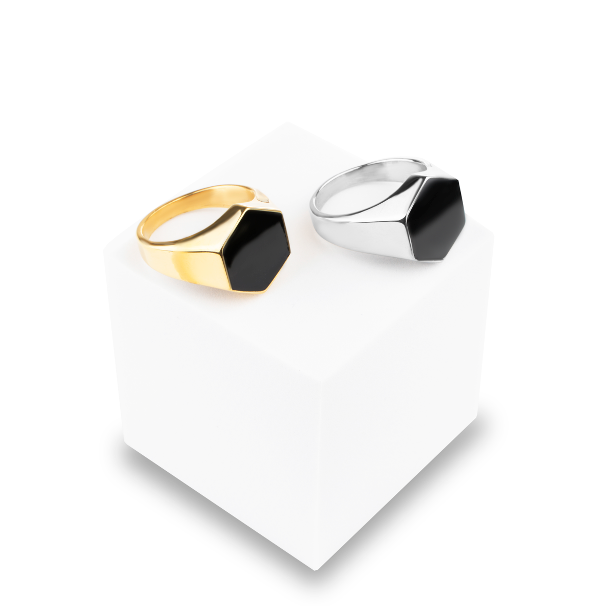 Zegelring Heren met Zwarte Steen - Goud Kleurig - Staal